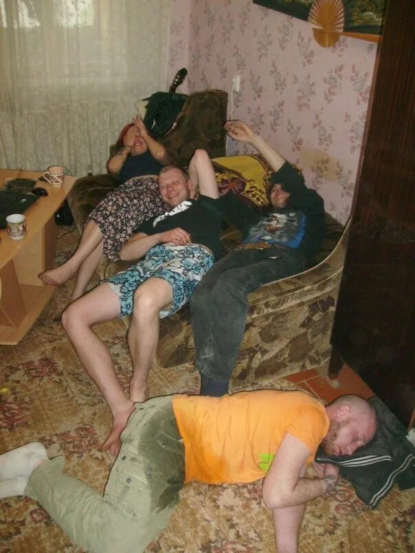 соседки бухие