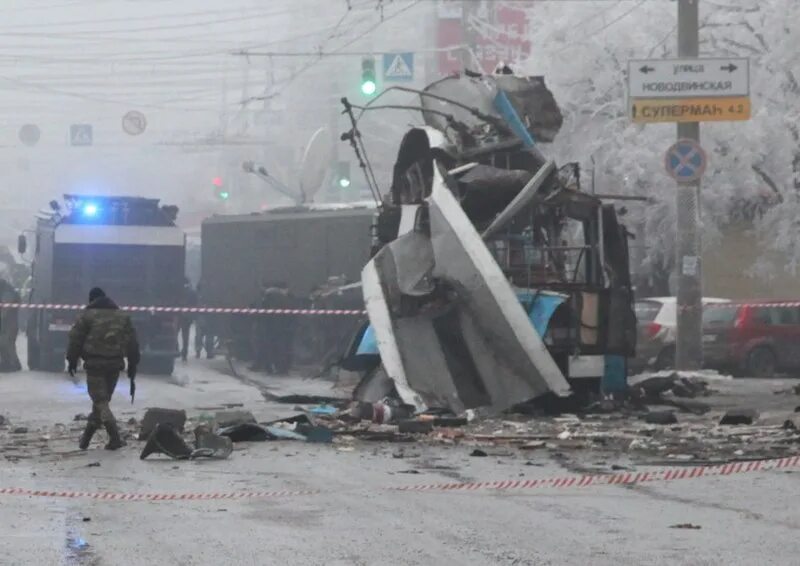 30.12 2014 г. 30 Декабря 2013 год Волгоград взрыв троллейбуса. Теракт в Волгограде троллейбус. Теракт взрыв троллейбуса в Волгограде.