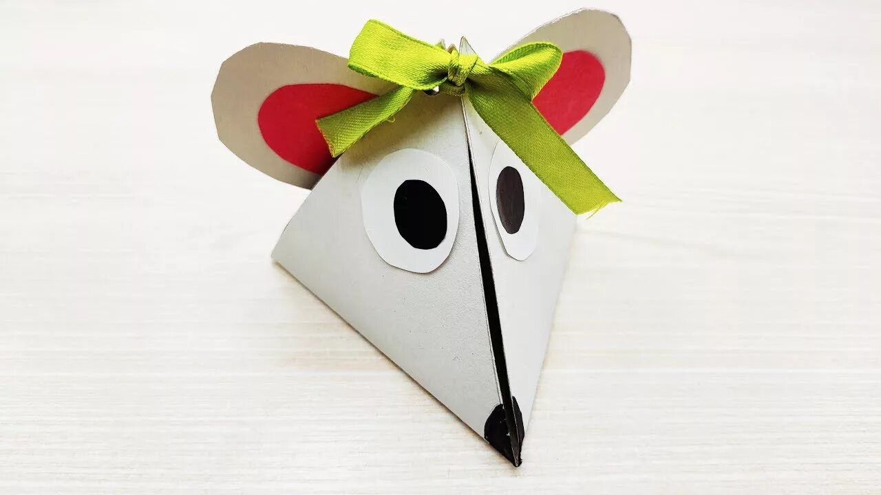 Мышка в коробке. Подарки из спичечных коробков. Поделка мышка из коробочки. Упаковка для подарка "мышка-коробочка". Упаковка подарка в виде мышки.