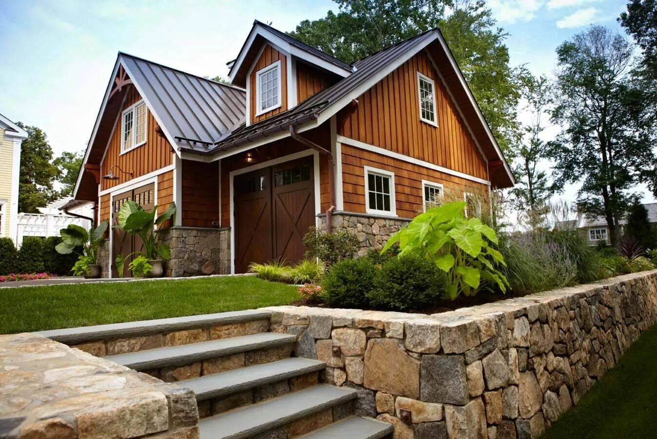 Круче дачи. Деревянный дом с гаражом. Красивый дом с участком. Любимая дача. Круче дачи.