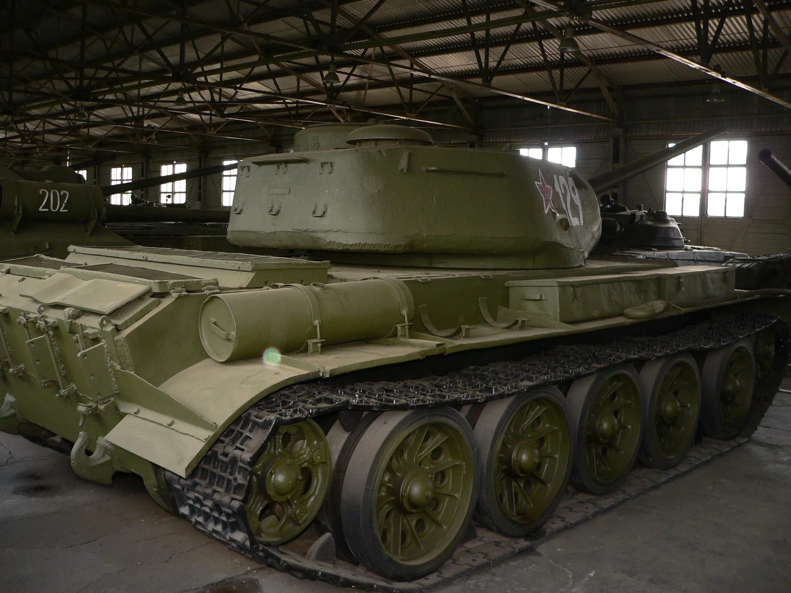 Танковый номер телефон. Музей в Кубинке танки. М 103 музей Кубинка. Т-44м. Кубинка танковый музей ИС 7.