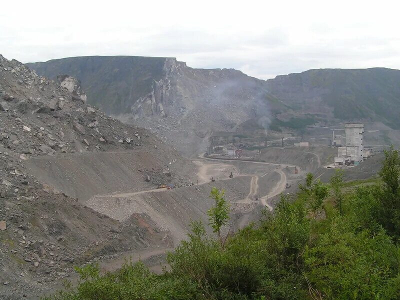 Горячегорского месторождения нефелиновых руд. Нефелиновый рудник. Кия-шалтырский нефелиновый. Нефелиновый рудник белогорск. Кия-шалтырский нефелиновый рудник.