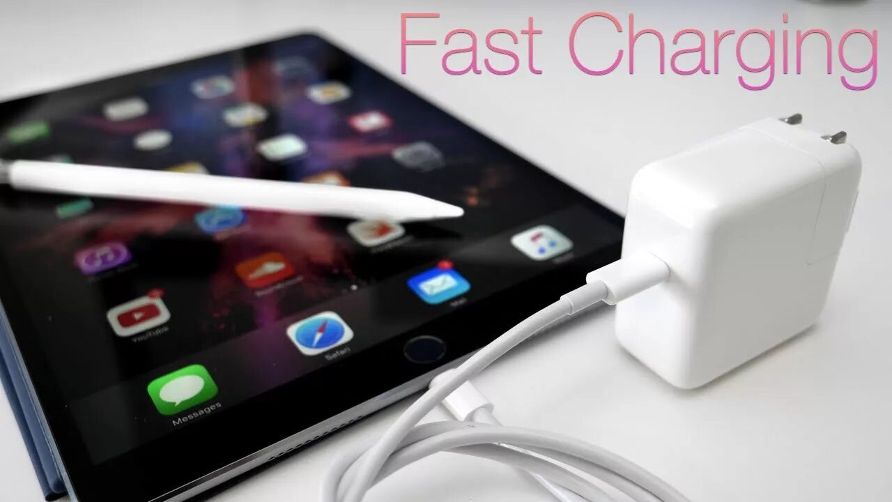 IPAD charge. Заряжает айпад. Зарядная станция для IPAD Pro. IPAD is Charging. Как зарядить айпад