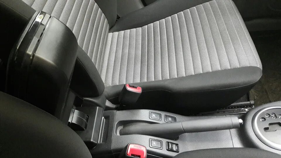 Подлокотник sx4. Подлокотник suzuki sx4. Подлокотник suzuki sx4. Подлокотник сузуки sx4 2007 года. Подлокотник сузуки sx4.