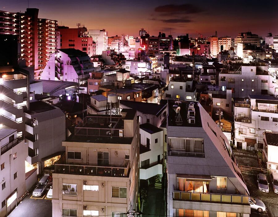 Сато токио. Токио вечером с высоты. Tokyo 24th ward. Центр токио фото. Крыша токио.