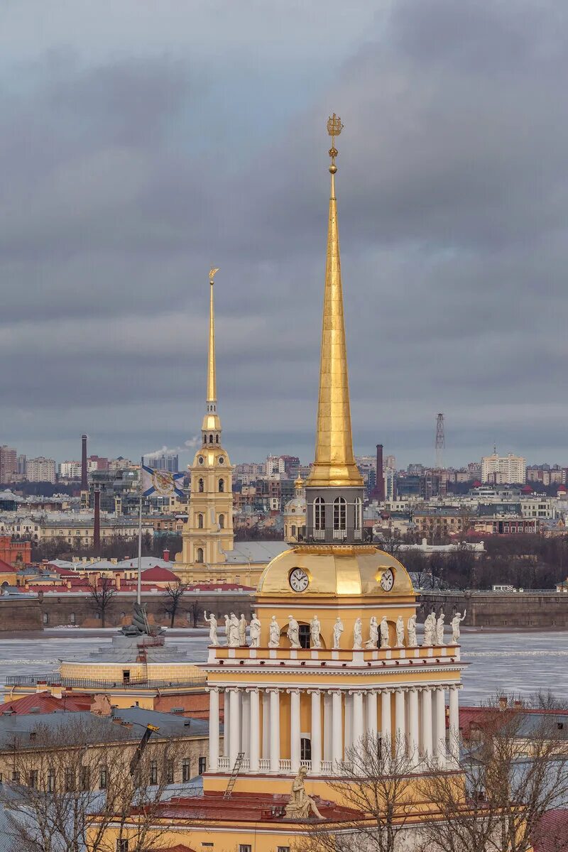 Шпиль в петербурге. Шпиль Адмиралтейства. Адмиралтейский шпиль Питер. Адмиралтейская игла в Санкт-Петербурге. Кораблик на шпиле Адмиралтейства в Санкт-Петербурге.