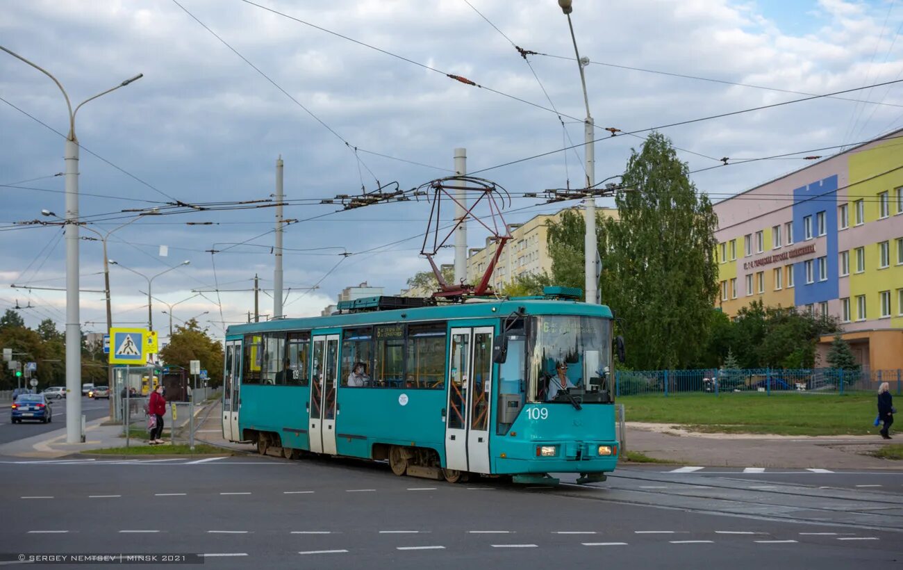 49 троллейбус минск. Трамвай и троллейбус. Троллейбус картинка российский.
