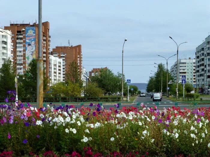 Братск город. Г. Братск иркутская область. Братск город. Сквер первостроителей братск.