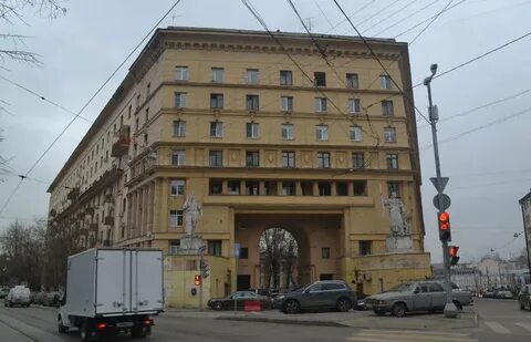 На яузском бульваре в москве есть
