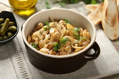 Свинина с сушеными грибами