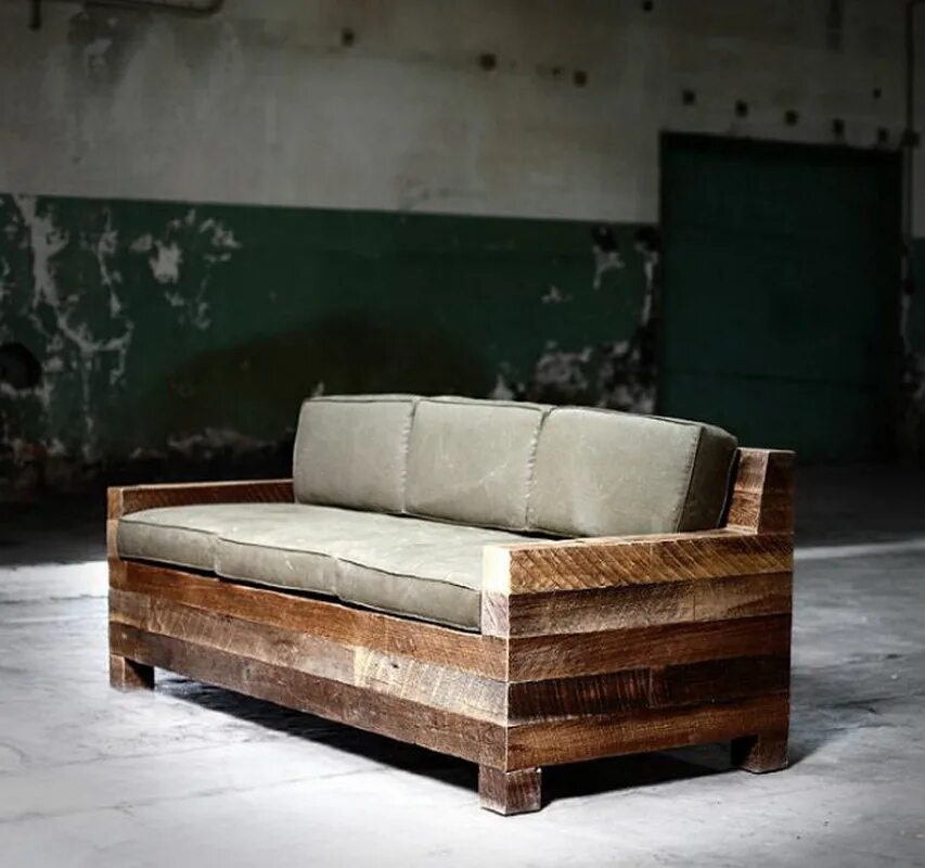 Диванчик своими руками. Самодельный деревянный диван. Икеа деревянная кровать футон. Деревянный диван для дачи. Диван diy.