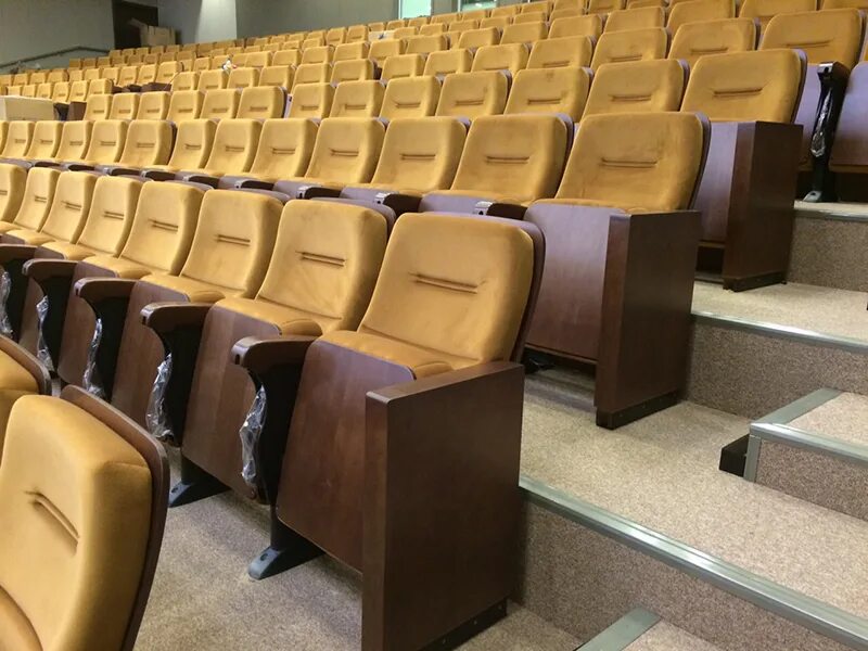 Кресло в зале театра. Кресла для театральных залов. кресло для конференц зала. кресла в лекционный зал.