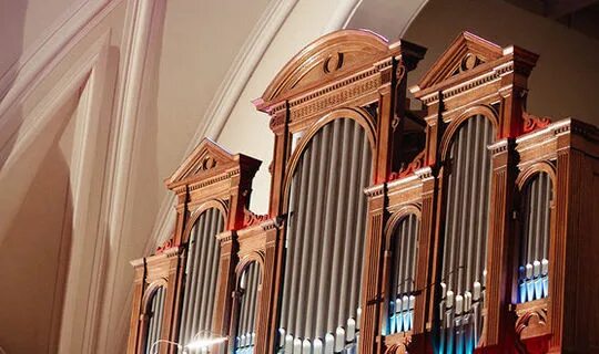 Трубы органа. Органная музыка самая известная. Трубы органа. Бах орган токката. Современный орган.