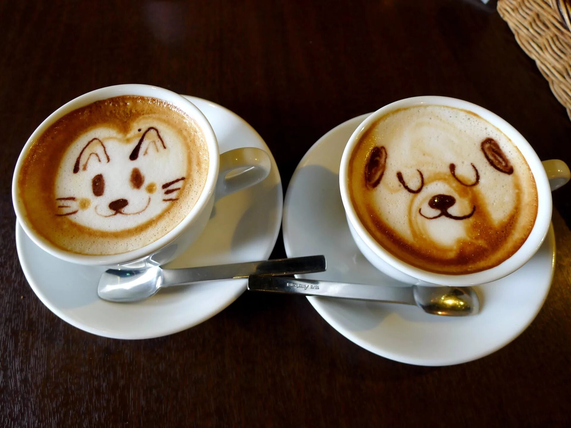 Доброе утро кофе. Две чашки кофе. Кофе для поднятия настроения. Чашечка кофе для настроения. Открытки с чашкой кофе доброе