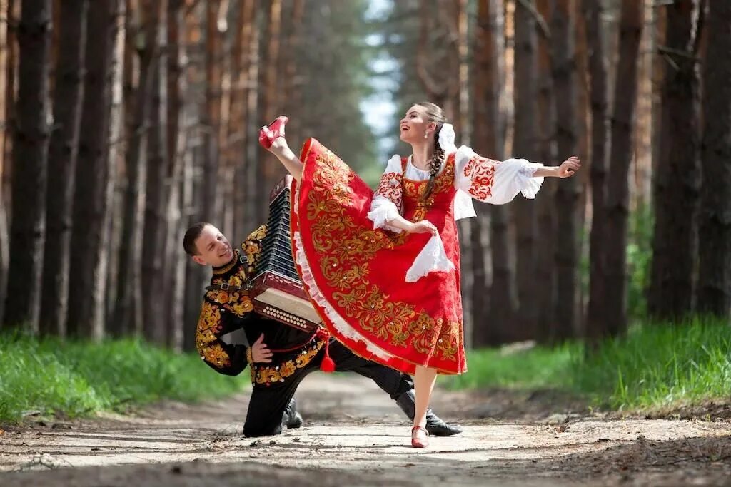 Фестиваль русский танец. Русский танец. Фестиваль русский танец. Народный хореографический ансамбль каблучок пенза. Фестиваль русский танец.
