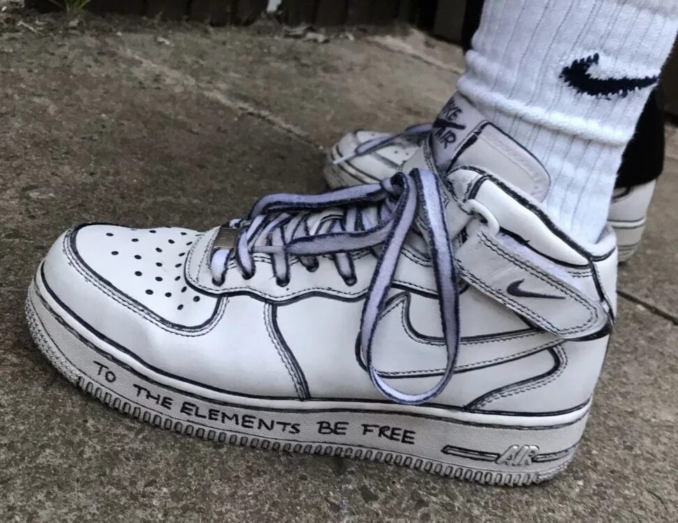 Надписи на подошве. Найк форсы кастом. Кроссовки найк АИР Форс 1 кастом. Af1 Custom. Nike Air Force кастом.