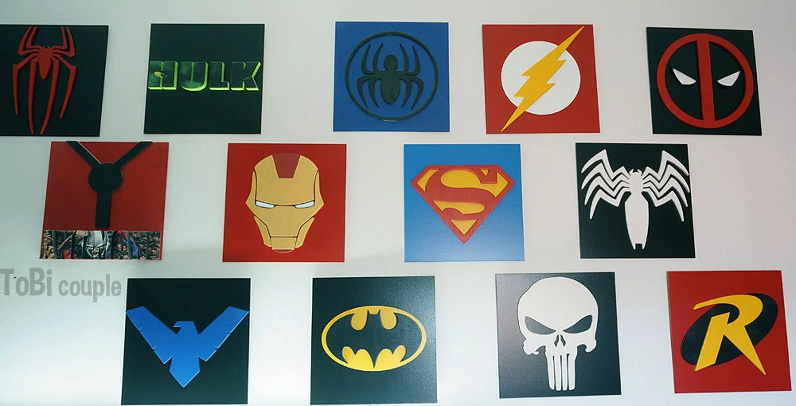 Choose your favorite. Супергерои на стене в детской. Значок Капитан Америка Супермен. Цифры в стиле супергероев. В стене щит Супергерои.