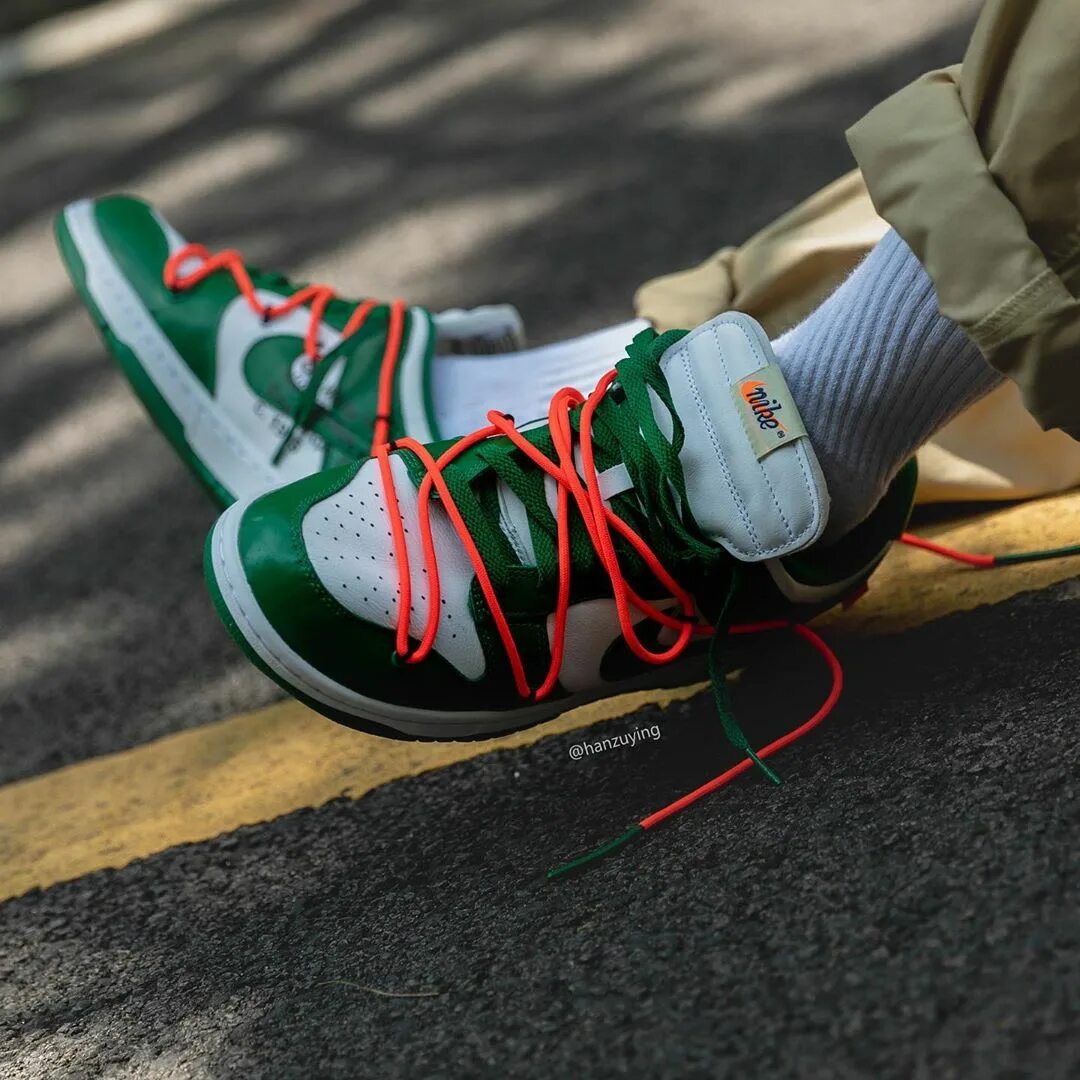 Как завязывать найки данки. Off-White x SB Dunk ow. Шнуровка Nike Dunk Low. Off-White x Futura x Nike Dunk Low. Off-White x Futura x NK SB Dunk.