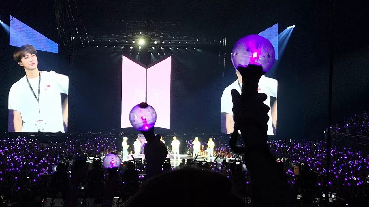 End speech. Концерт БТС Love myself 2018. BTS Berlin. Answer Love myself BTS Concert.