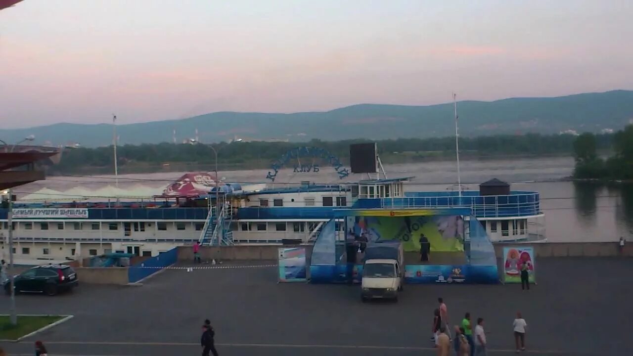 Капитанский клуб красноярск набережная. Капитанский клуб красноярск набережная