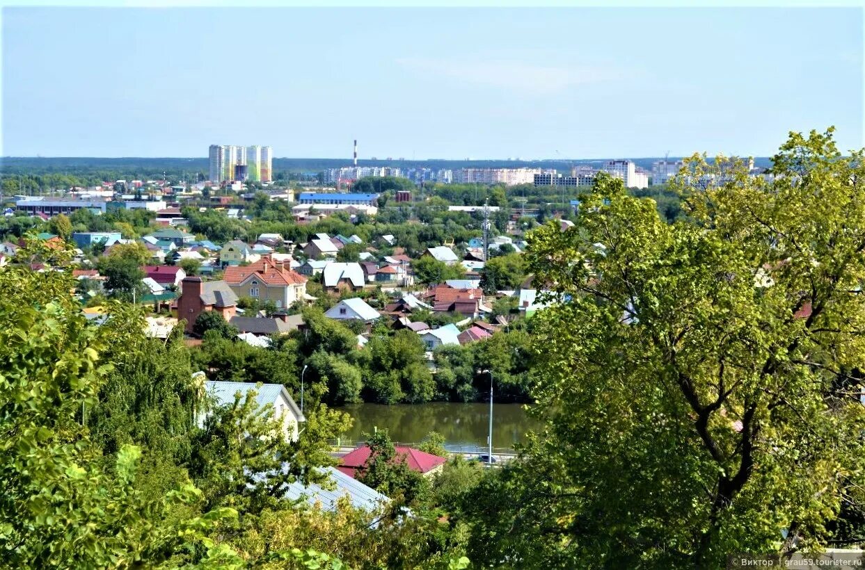 Ковид в пензе. Смотровая площадка Пенза Западная Поляна. Смотровая у первопоселенца Пенза. Пенза памятник первопоселенцу вид со смотровой площадки.