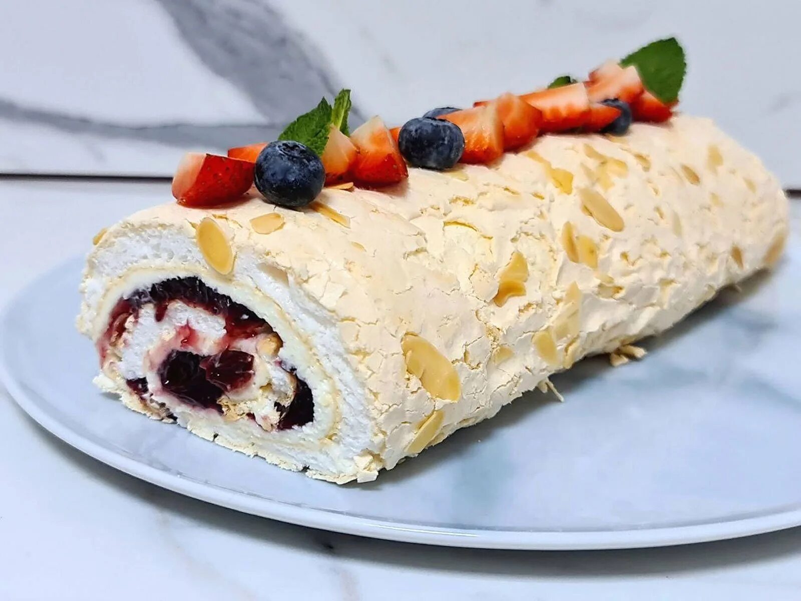 Меренговый рулет из чего