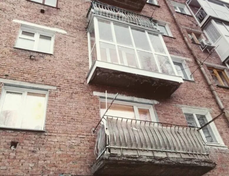 Можно ли вытряхивать с балкона