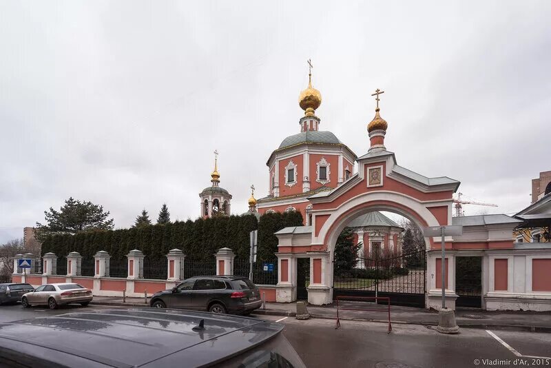 московское подворье свято-троицкой сергиевой лавры. подворье троице-сергиевой лавры дивноморское. подворье троице-сергиевой лавры в москве.