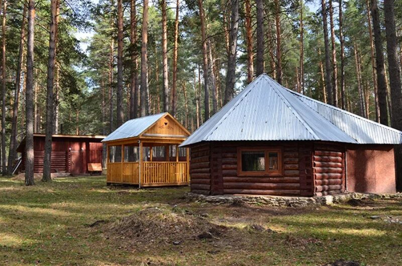 Базы белорецка. Осетровский пруд Белорецк база. Отдых база Осетровский пруд. База отдыха Осетровский пруд г Белорецк. Турбаза осетровый пруд Белорецк.