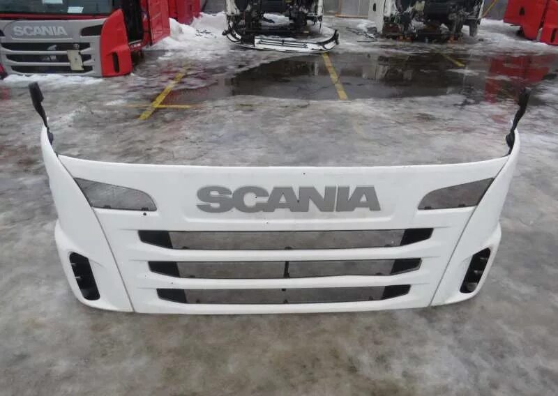 Решетка Скания 5. Решетка радиатора Scania p400ca6x4hsa. Scania p380 капот. Решетка радиатора Скания 4.