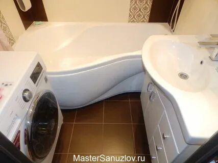 Угловая ванна и стиральная машина