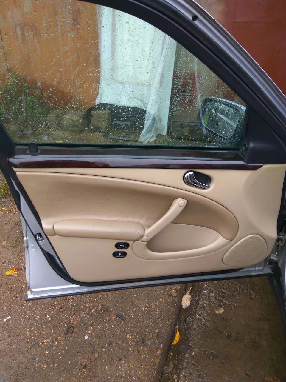 Дверь сааб 9 5. Карта дверная saab 9-5. сааб 9-3 резинки на двери наружные. дверные карты сааб 9-5. карта двери сааб.