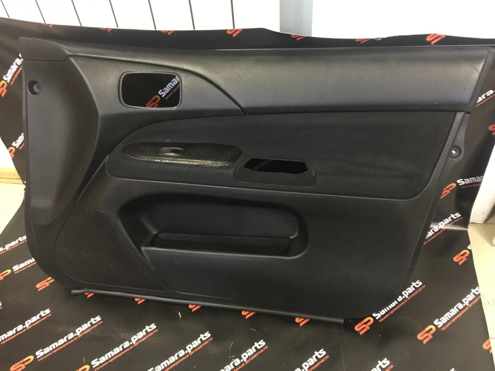 обшивка двери ланцер 9. лансер 9 двери обшивка двери. дверь лансер 9. обшивка двери лансер 9. дверные вставки лансер 10 экокожа.