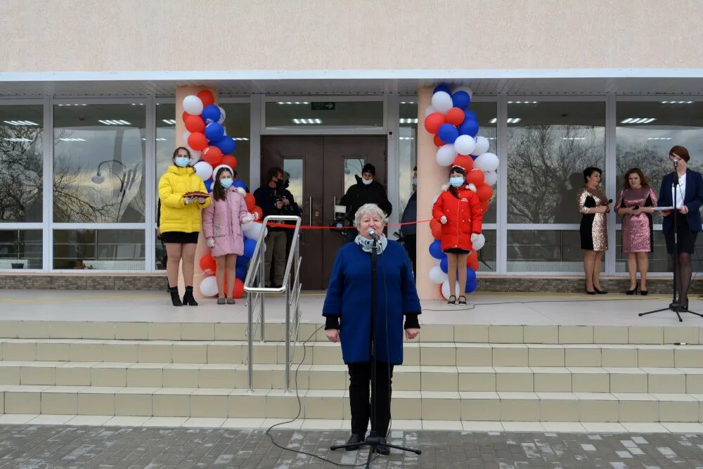 Элжур раздольненская школа. МБОУ Кумовская школа Раздольненский район. Кумовская школа Раздольненский район Крым. Славянская школа Раздольненский район Крым. Кумовская школа учителя.