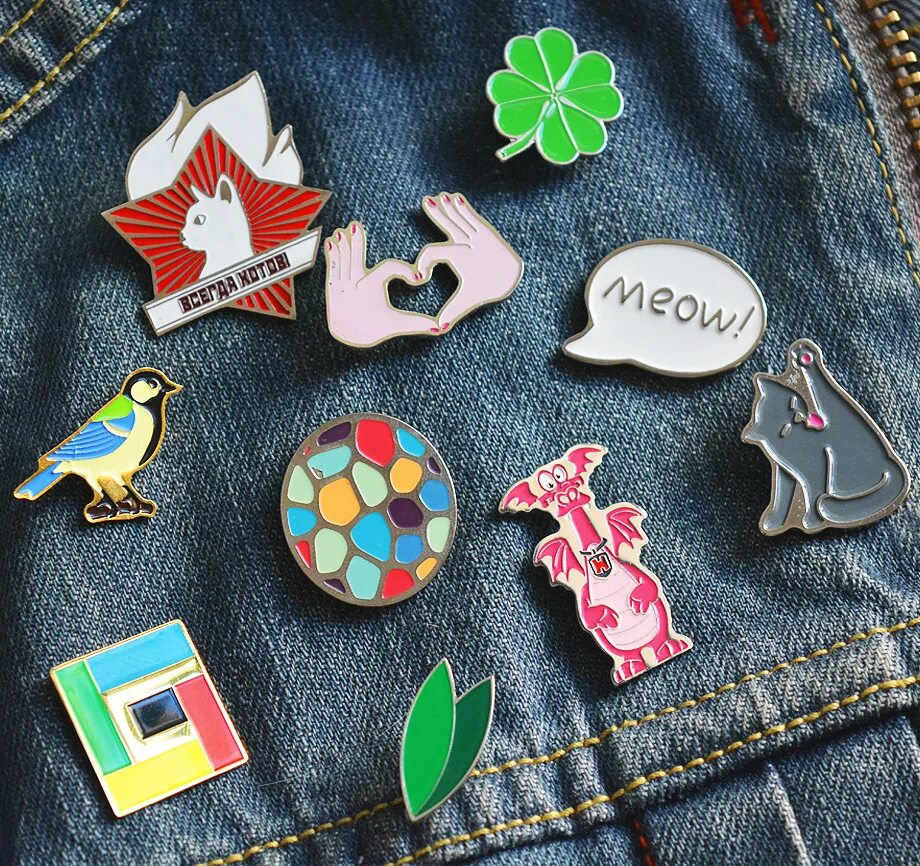 Значки на ярлыке одежды для стирки. Модные значки на одежду. Значок на одежду как называется. Знаки на ярлыках одежды расшифровка для стирки. Значок на одежду круглый.