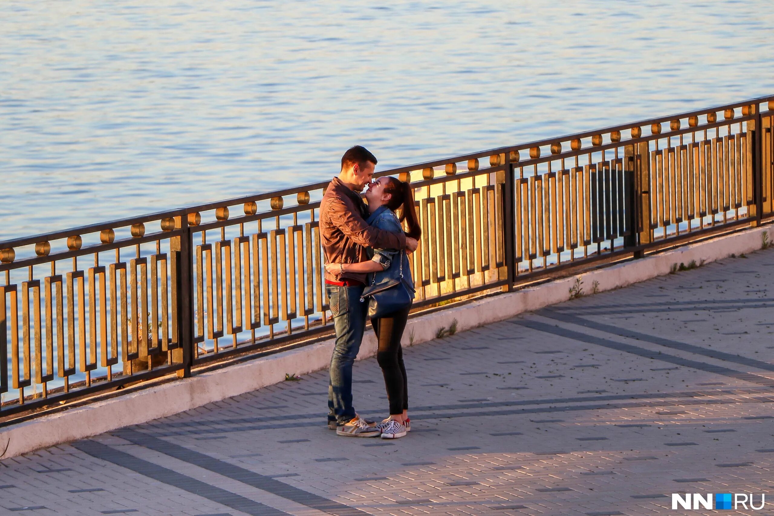 молодежь нижнего новгорода. куда сходить на свидание в нижнем новгороде. куда сходить на свидание в нижнем новгороде. свидание на арбате. классные места для свиданий.