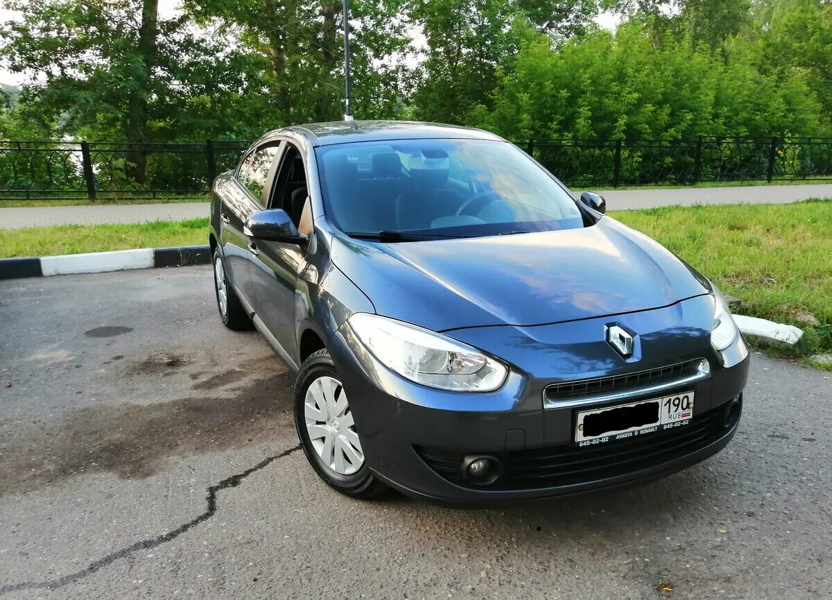 Renault отзывы владельцев. Рено Флюенс 1. Рено Флюенс 1.6. Renault Fluence 1.6 at, 2010. Рено Флюенс 2011.