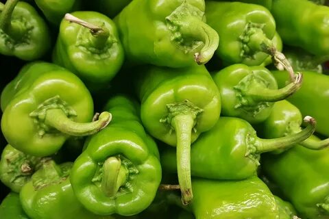 Зеленый лук по вкусу перец