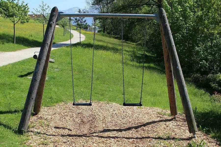 кардон лалетино красноярск. столбы красноярск площадка. детская площадка столбы. парк голицына в краснодаре. детские площадки столбы.