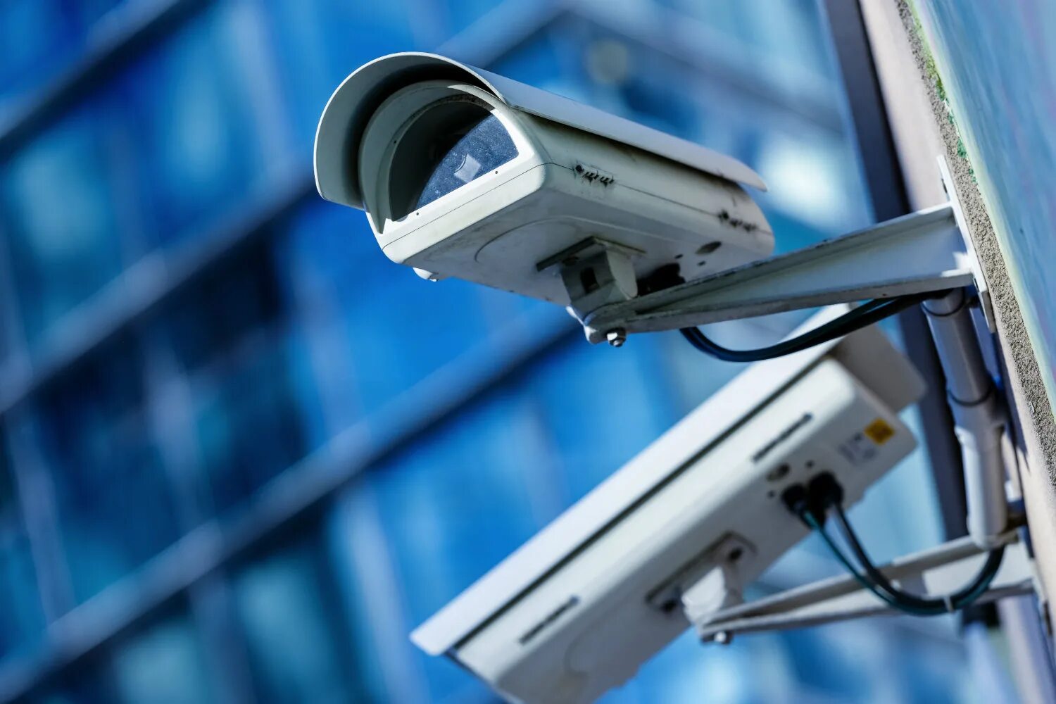 Мониторинг охранных систем. Системы видеонаблюдения (cctv). системы видеонаблюдения (cctv, closed circuit television).. азимут 3 комплекс фотовидеофиксации. камера видеонаблюдения на объекте.