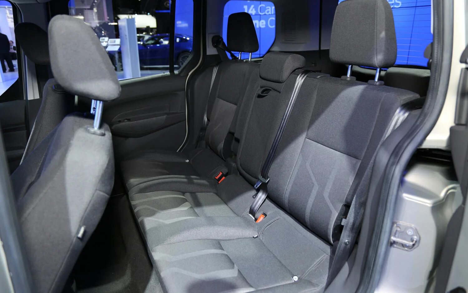 Ford Transit сиденья. Сидения Форд Транзит Коннект. Сиденья Форд Транзит с 2014. Форд Транзит 4 салон сиденья.