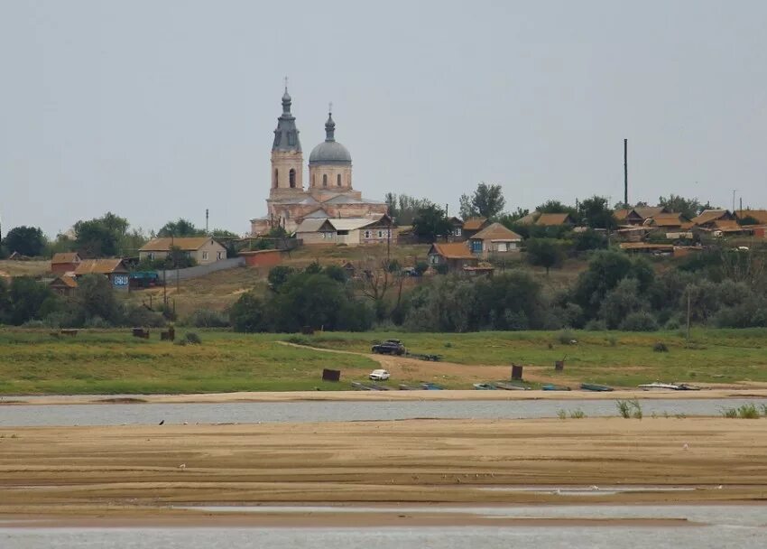 Черноярский район село. Село соленое Займище Астраханская область. Церковь Покрова Пресвятой Богородицы соленое Займище. Храм в Соленом Займище Астраханской области. Соленое Займище Астрахань.