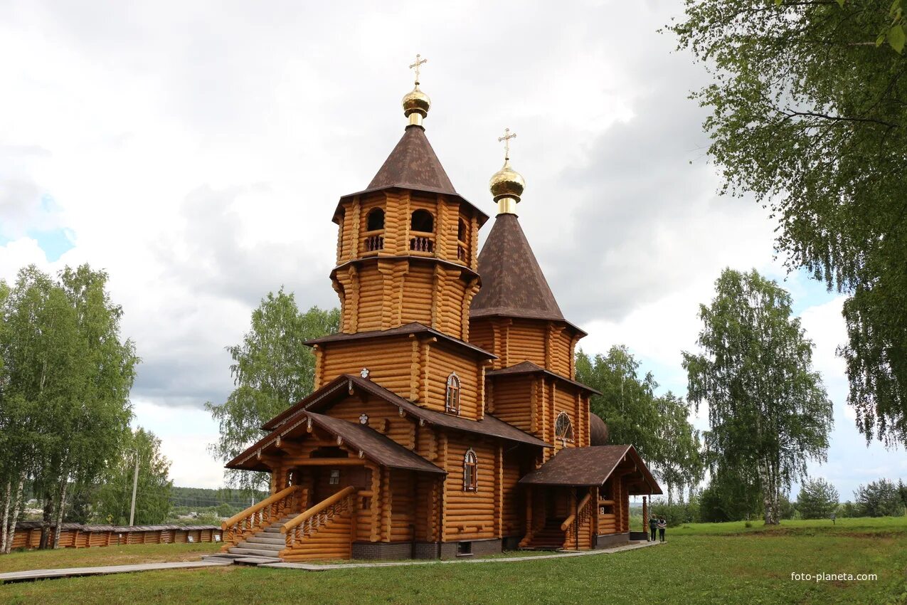 Погода поселке октябрьский архангельской. Храм в п.Октябрьском Устьянского района Архангельской области. Церковь в Павлицево Устьянский район. Устьянский район Архангельской. Храм в Березнике Устьянского района.