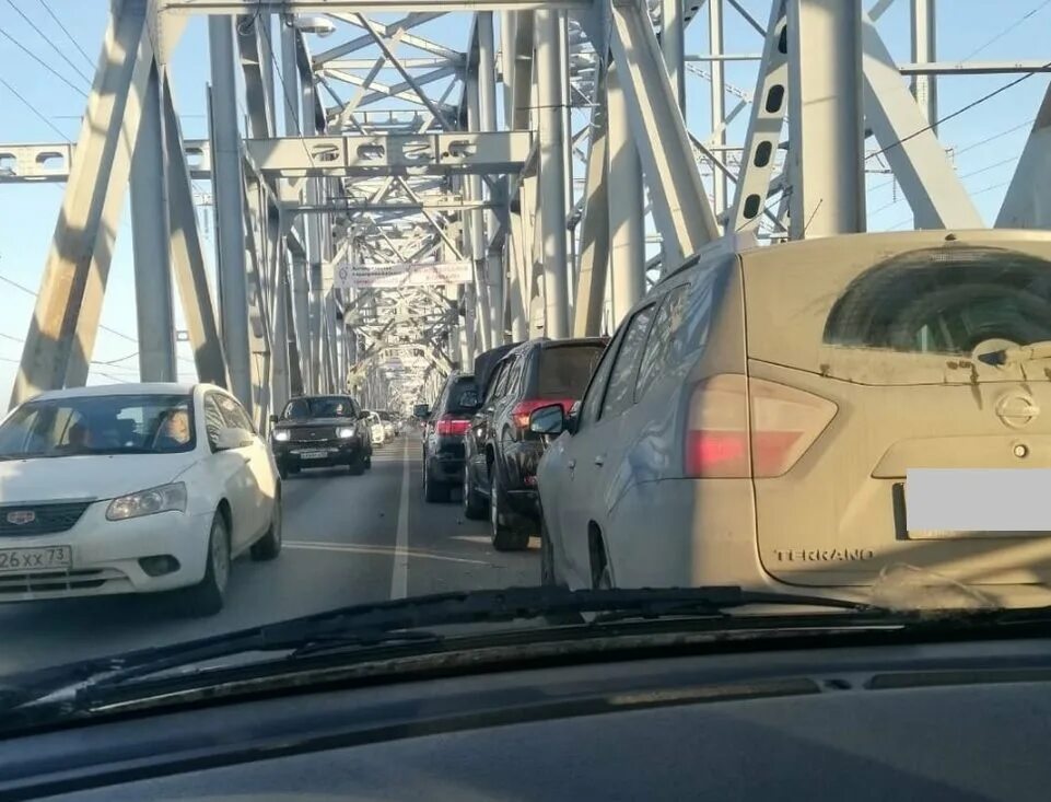 Авария с мостом в сша. ДТП на императорском мосту. Авария на императорском мосту в Ульяновске. ДТП на императорском мосту сегодня в Ульяновске. ДТП В Ульяновске на императорском мосту.