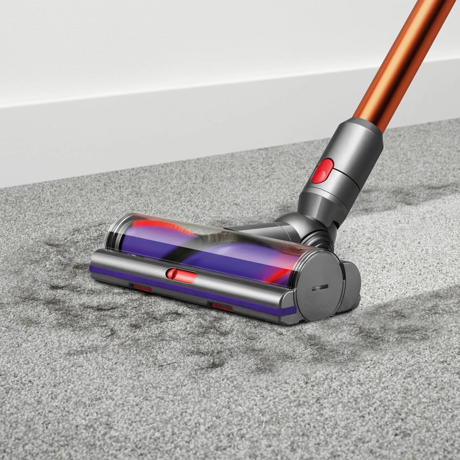 Даймон пылесос. Пылесос dyson cyclone v10. dyson cyclone v10 animal. dyson cyclone v10 motorhead. вертикальный пылесос dyson v10 motorhead.