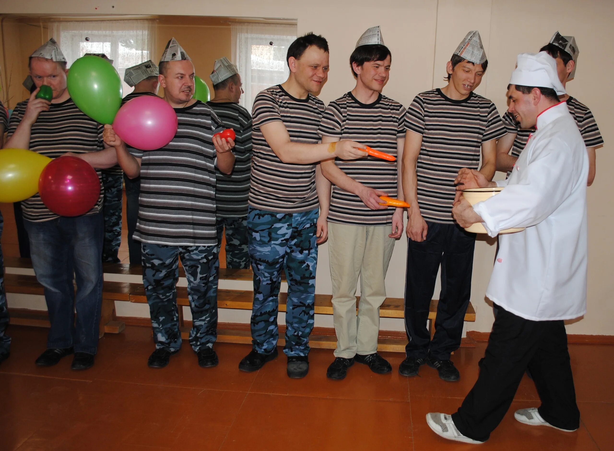 3 февраля мальчикам. Костюм десантника в детском саду. Игровая программа защитники отечества. Соревнования для детей на 23 февраля. Игровая программа защитники отечества.