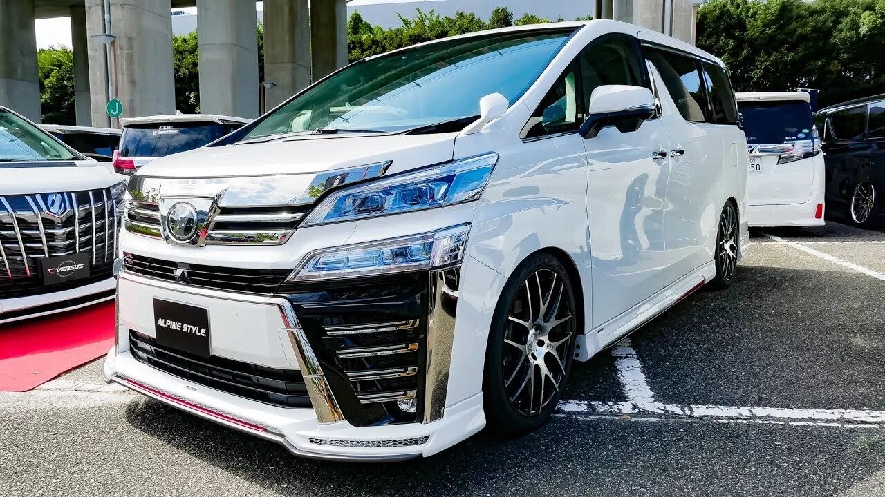 Чем отличается альфард от веллфайр. Тойота Велфаер 2018. Toyota Vellfire 1 поколение. Тойота Альпина. Toyota Vellfire 2011.