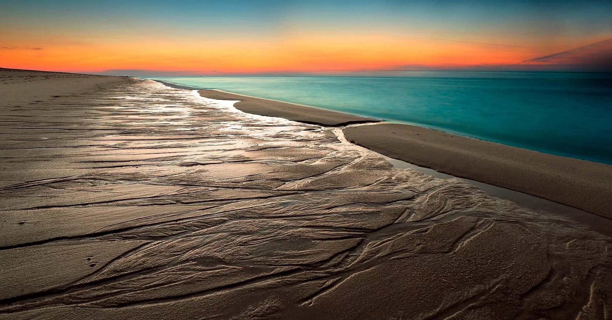 Приокеаническая пустыня. Пустыня Намиб и океан. Берег пустыни Намиб. Пустыня и море. Пустынный берег моря.