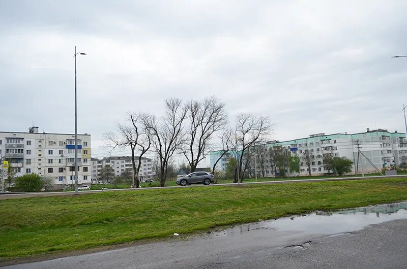 Улицы в кореновске. Кореновск улица Коммунистическая 1. Кореновск улица светлая фото.