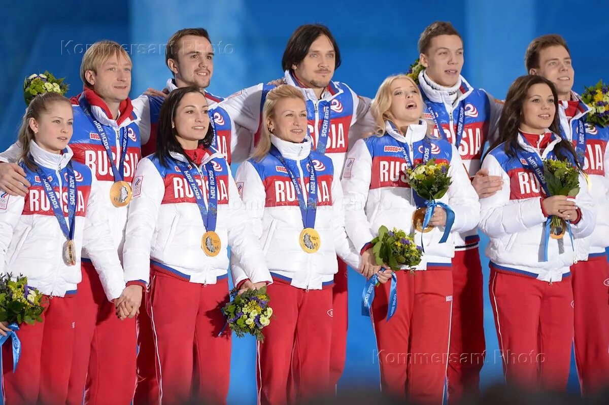 Имена олимпийских спортсменов. Российские Олимпийские чемпионы по фигурному катанию. Фигуристы Олимпийские чемпионы. Российские спортсмены на пьедестале. Олимпийская Российская сборная в Сочи.